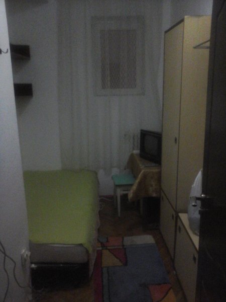 Universitate metrou,