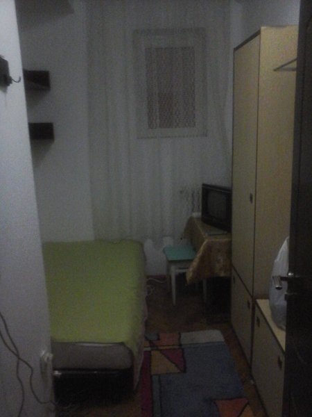 Universitate metrou,